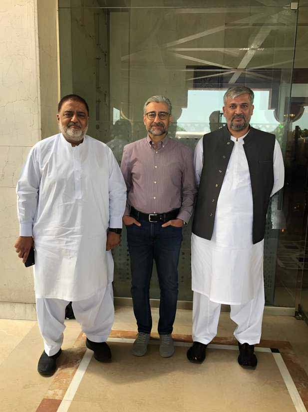 Official meeting, group delegation