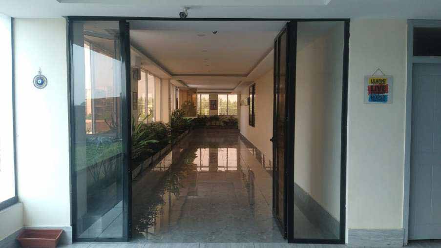 Entrance, Makka Agency offices